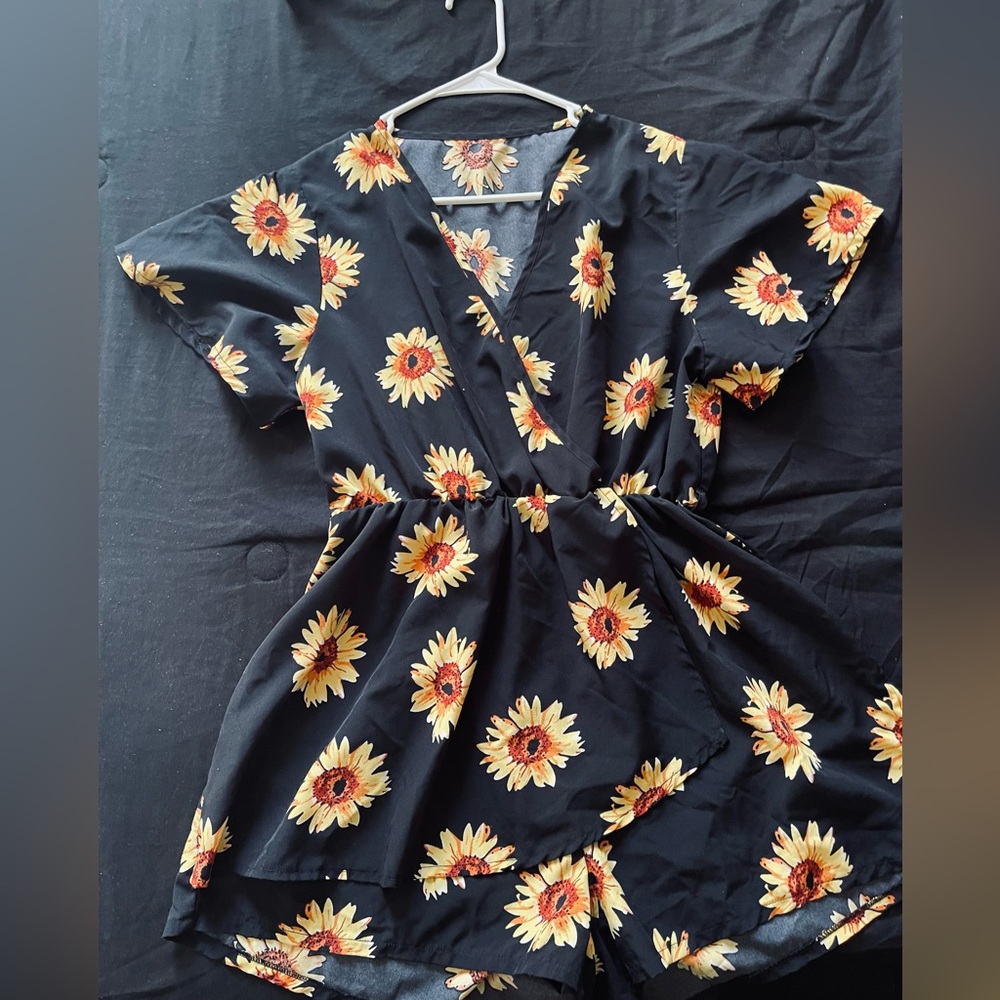 SHEIN SUNFLOWER Romper